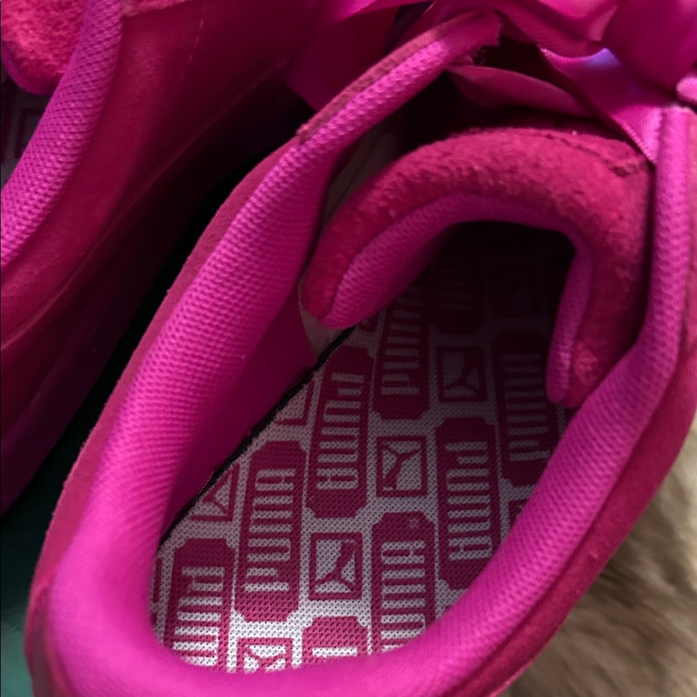 Women's Puma pink shoes - Picture 3 of 11